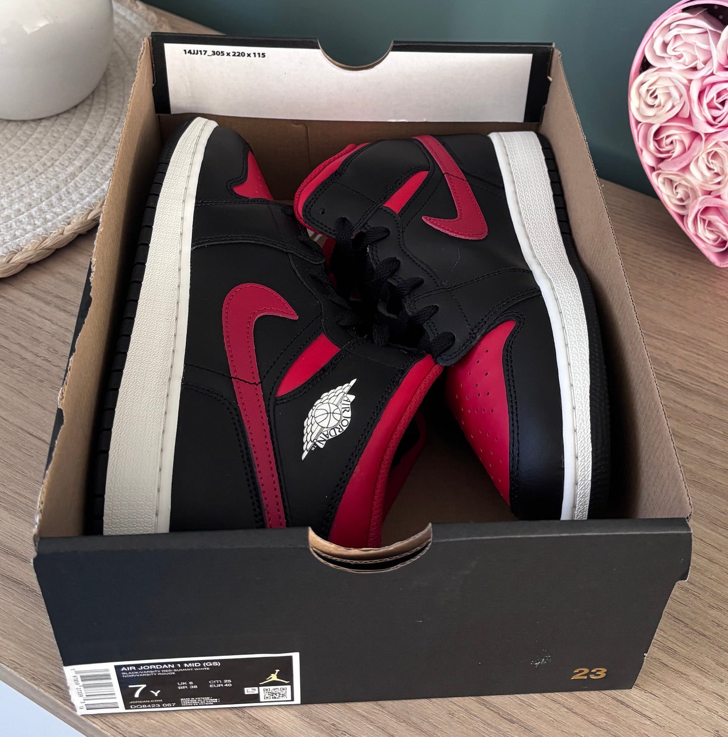 Air Jordan 1 Mid Black / Summit White / Varsity Red (GS) – Photos réelles – En stock 🇫🇷