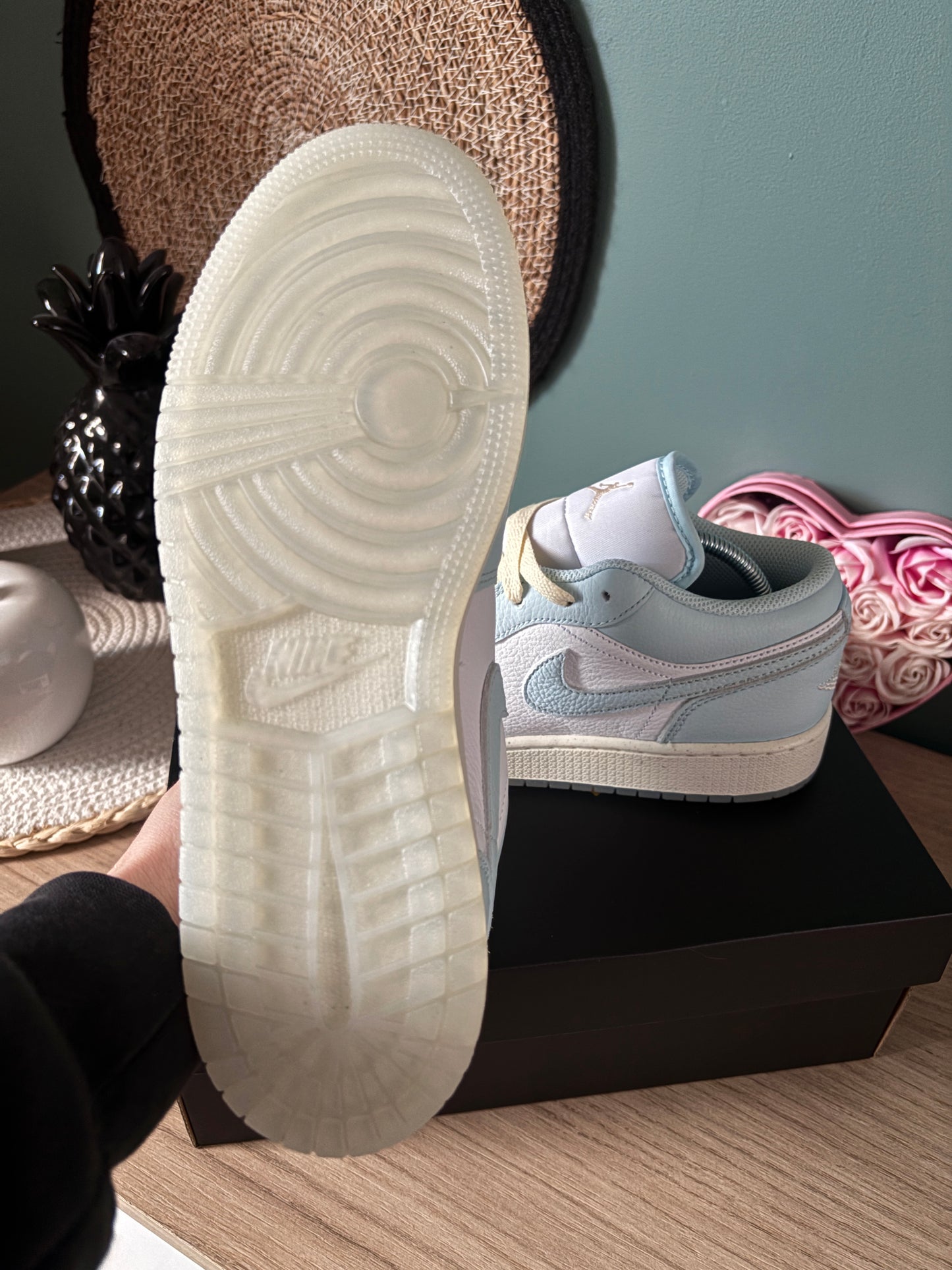 Air Jordan 1 Low SE “Glacier Blue / Summit White” – Photos réelles – En stock 🇫🇷