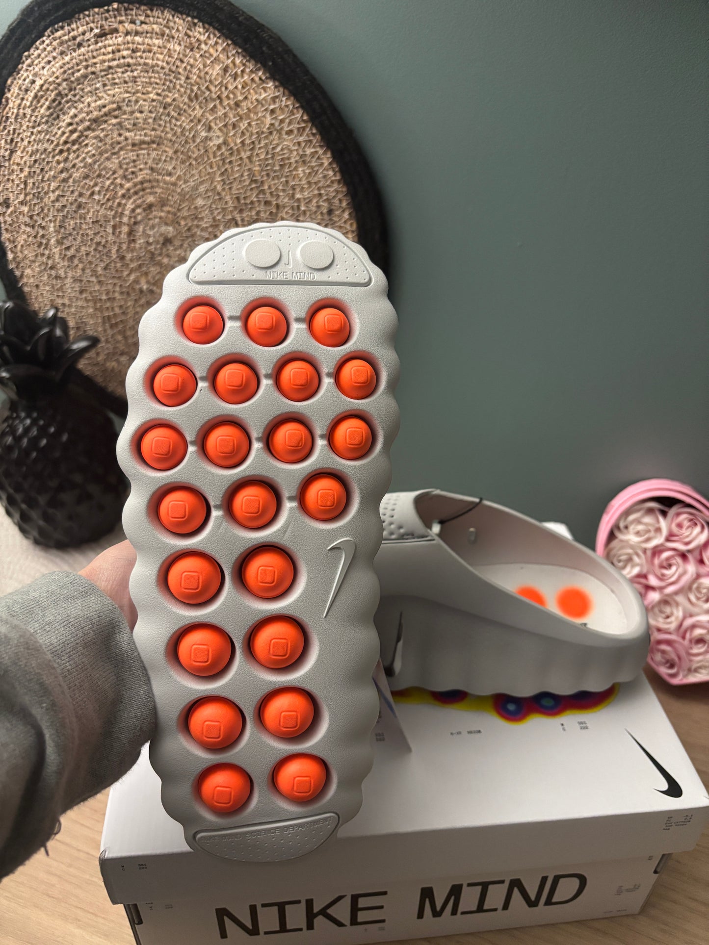 Nike Mind 001 Slide “Light Smoke Grey” – Photos réelles – En stock 🇫🇷