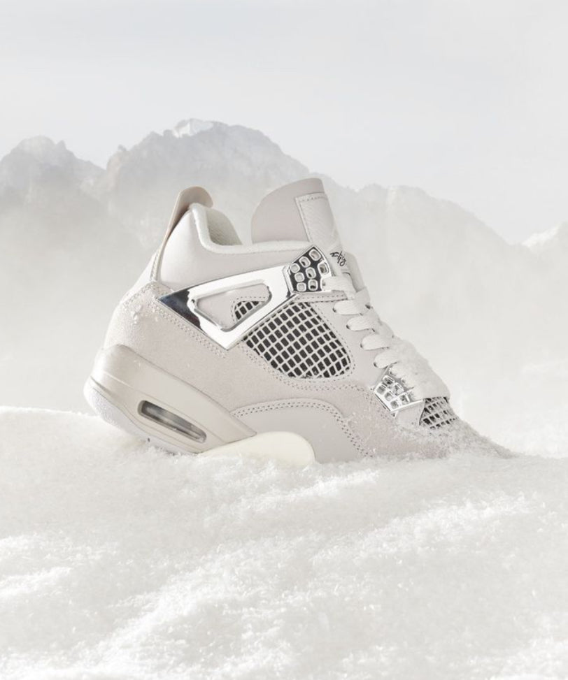 Air Jordan 4 Frozent Moment