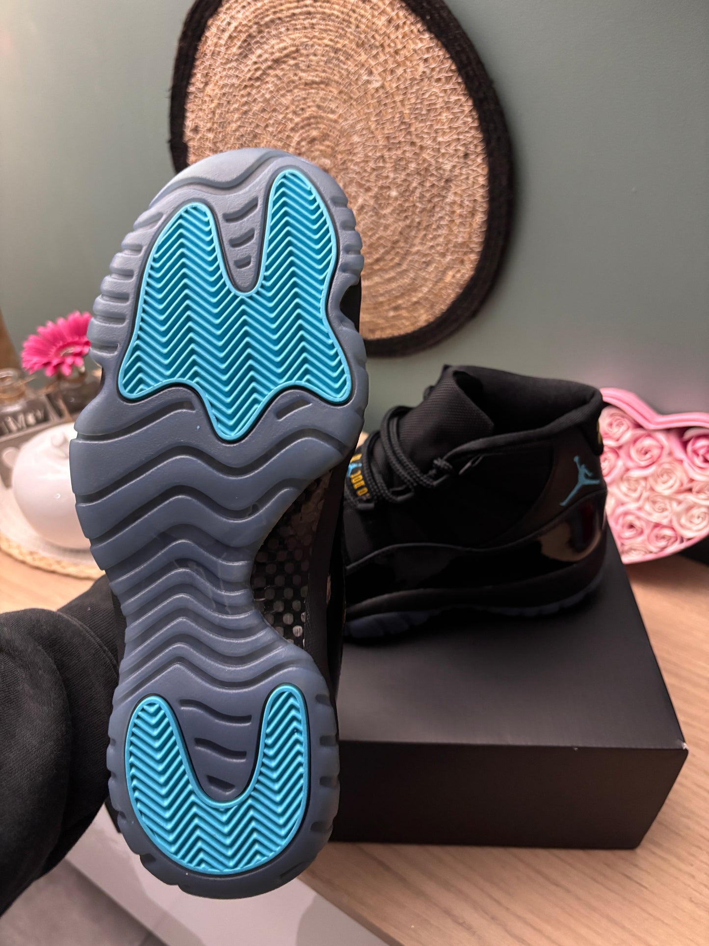Air Jordan 11 Retro “Gamma Blue” 2025 – Photos réelles – En stock 🇫🇷