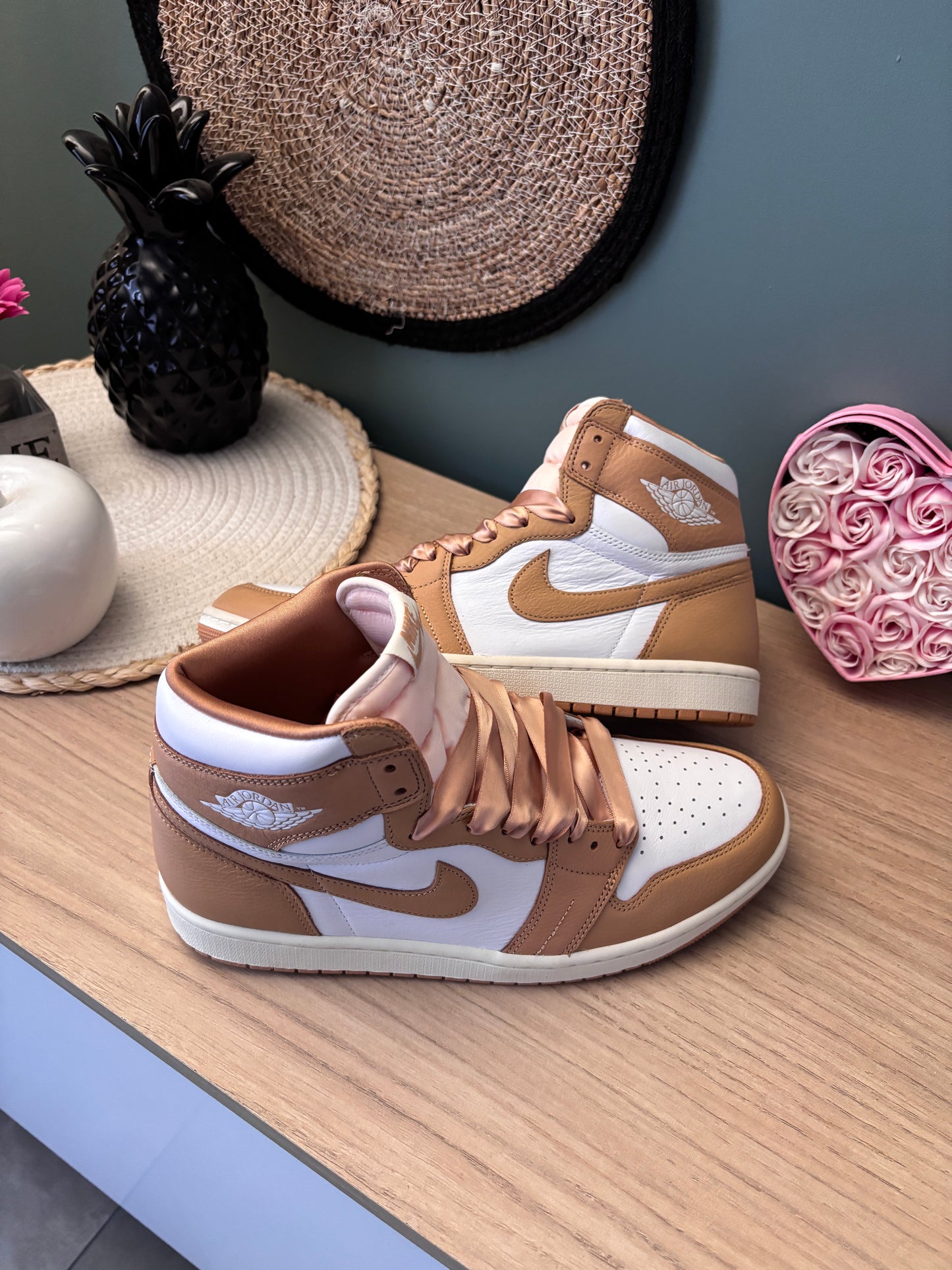 Air Jordan 1 Retro High OG “Praline” (Femmes) – Photos réelles – En stock 🇫🇷