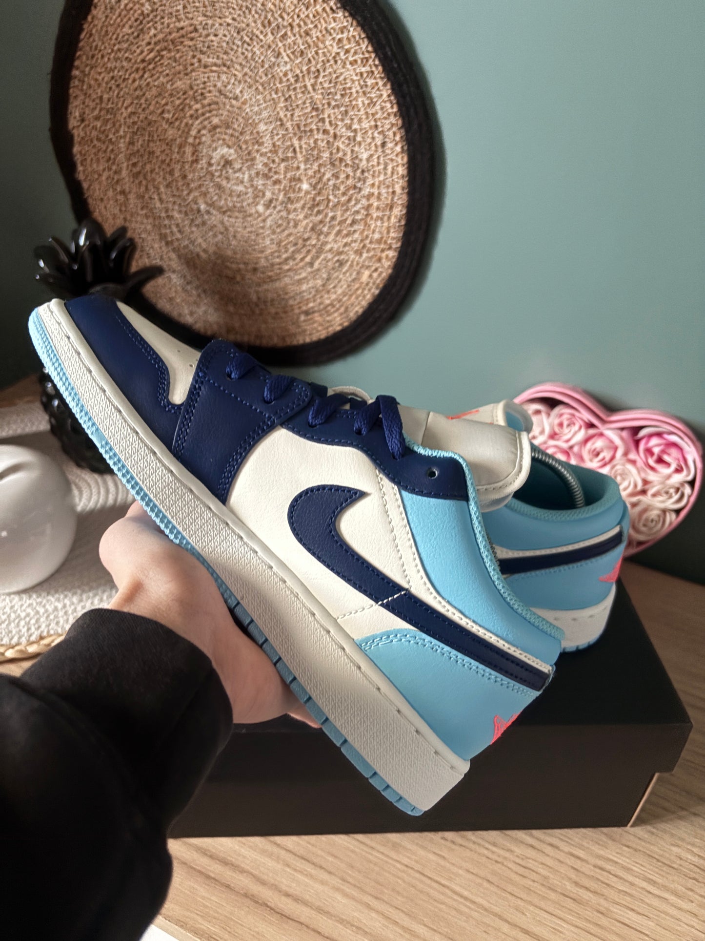 Air Jordan 1 Low “Sail / Blue Chill” (GS) – Photos réelles – En stock 🇫🇷