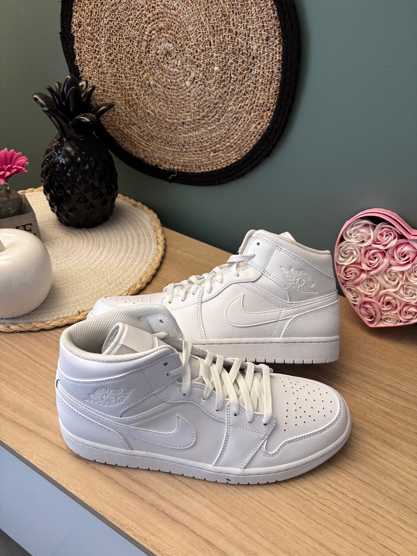 Air Jordan 1 Mid Triple White – Photos réelles – En stock 🇫🇷