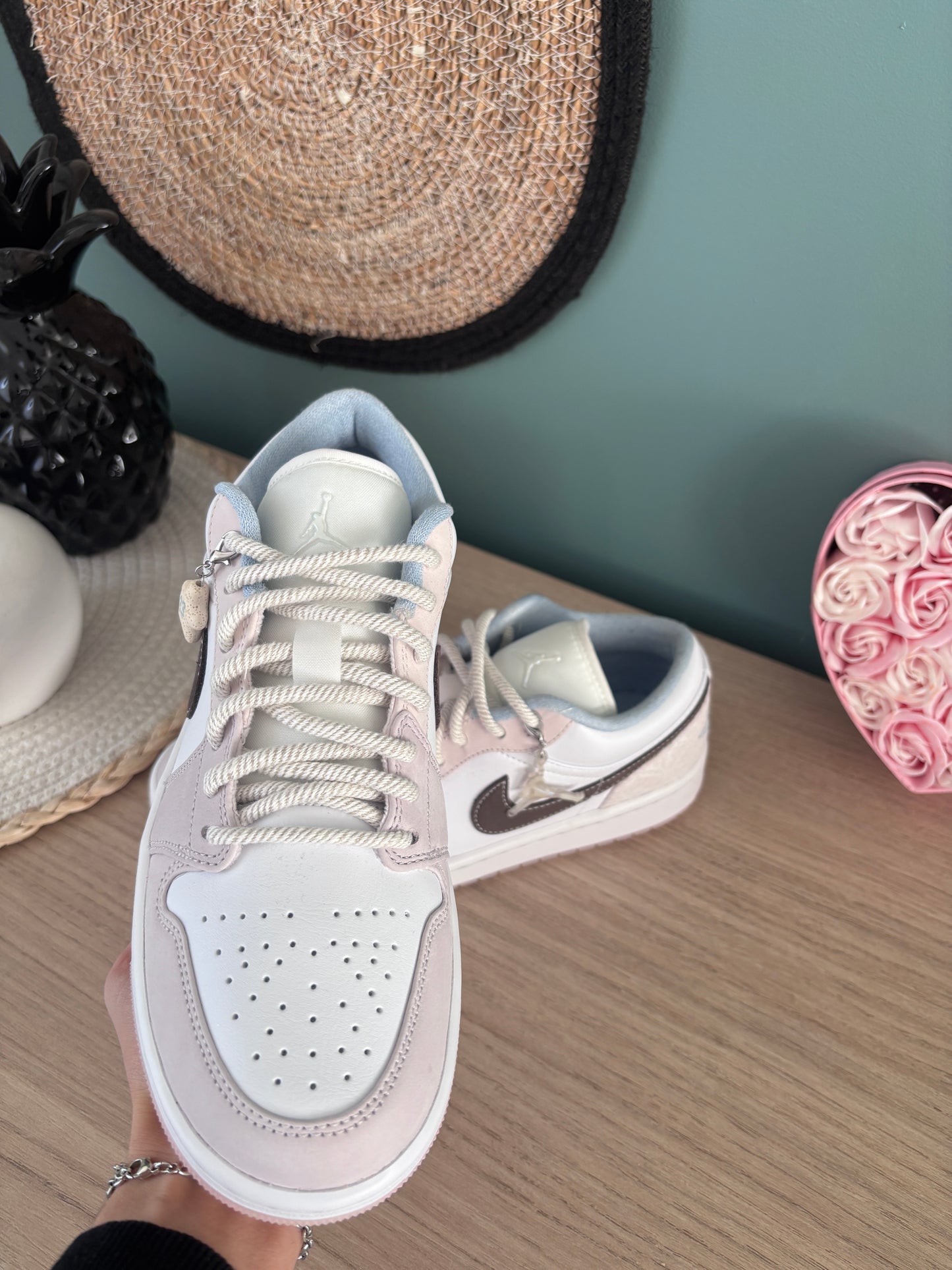 Air Jordan 1 Low Coral (Women) – Photos réelles – En stock 🇫🇷