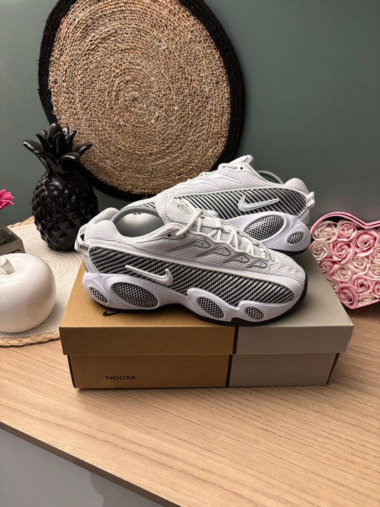 Nike NOCTA Glide “White / Black” (Drake) – Photos réelles – En stock 🇫🇷