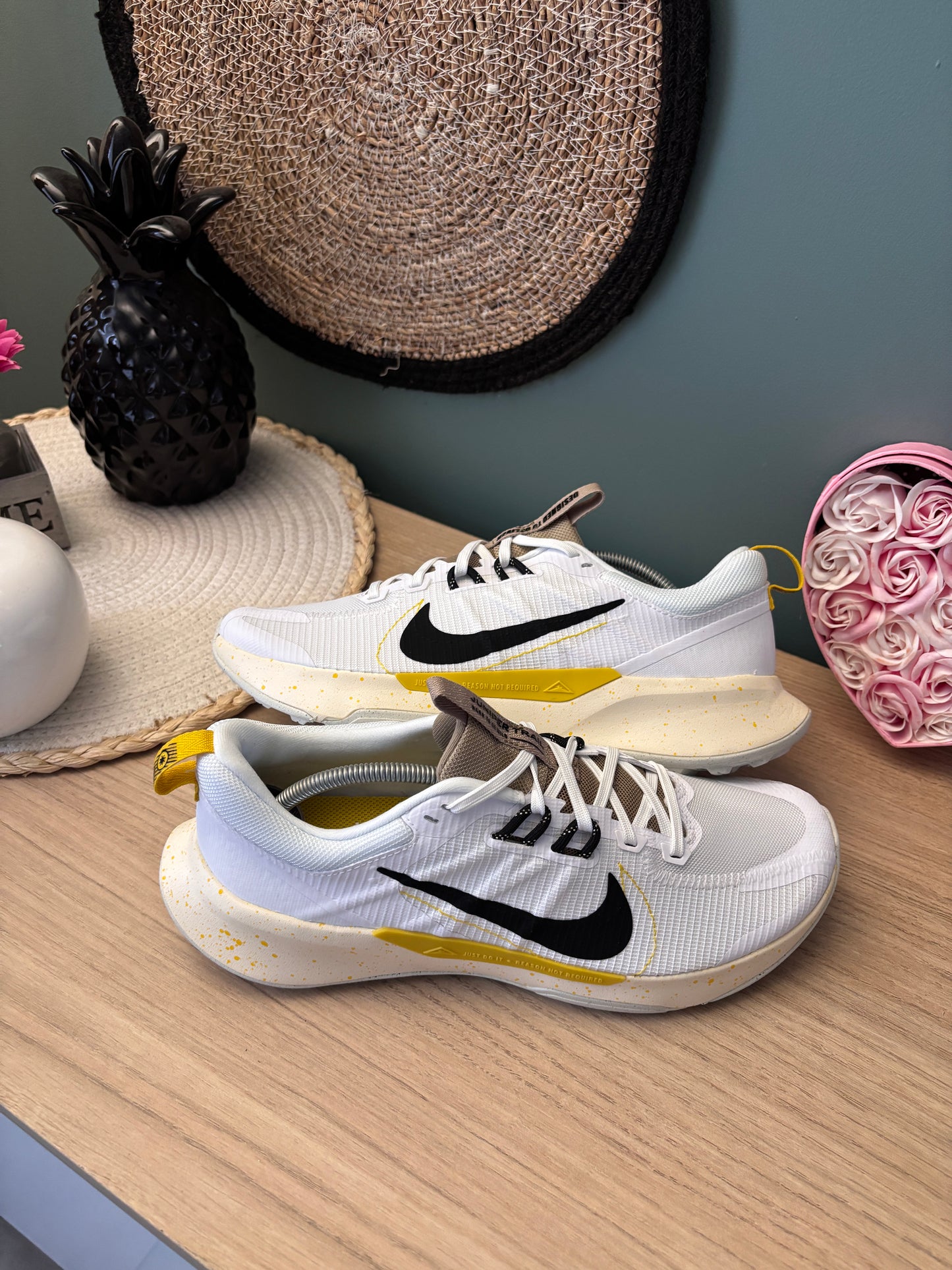 Nike Juniper Trail 2 “White / Vivid Sulfur / Khaki / Black” – Photos réelles – En stock 🇫🇷