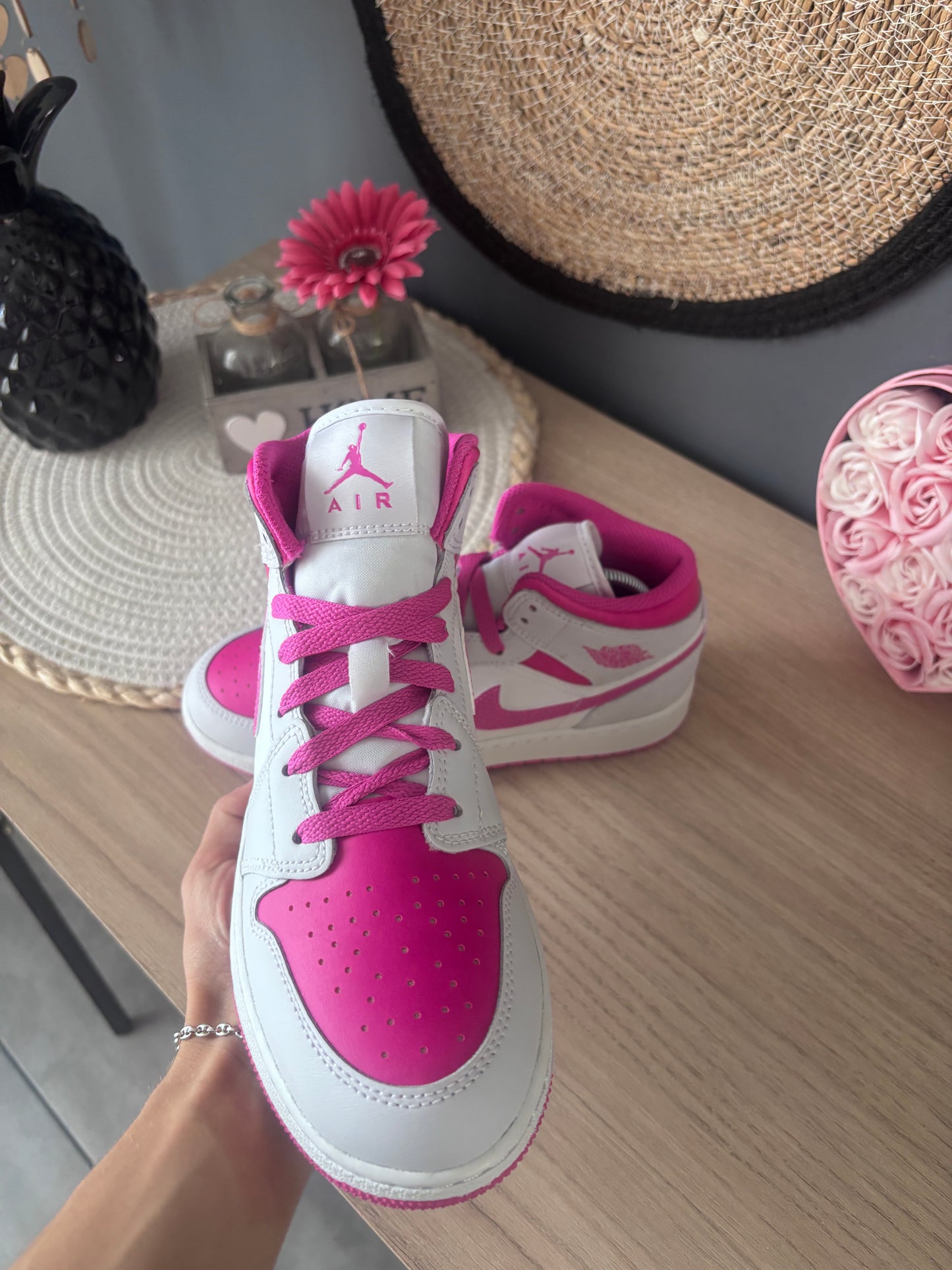 Air Jordan 1 Mid “Fire Pink” (GS) – Photos réelles – En stock 🇫🇷