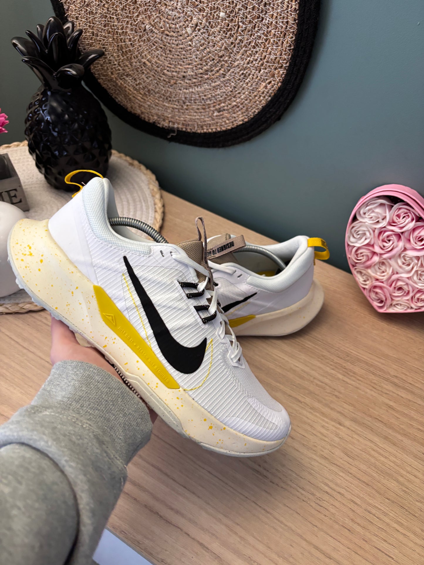 Nike Juniper Trail 2 “White / Vivid Sulfur / Khaki / Black” – Photos réelles – En stock 🇫🇷