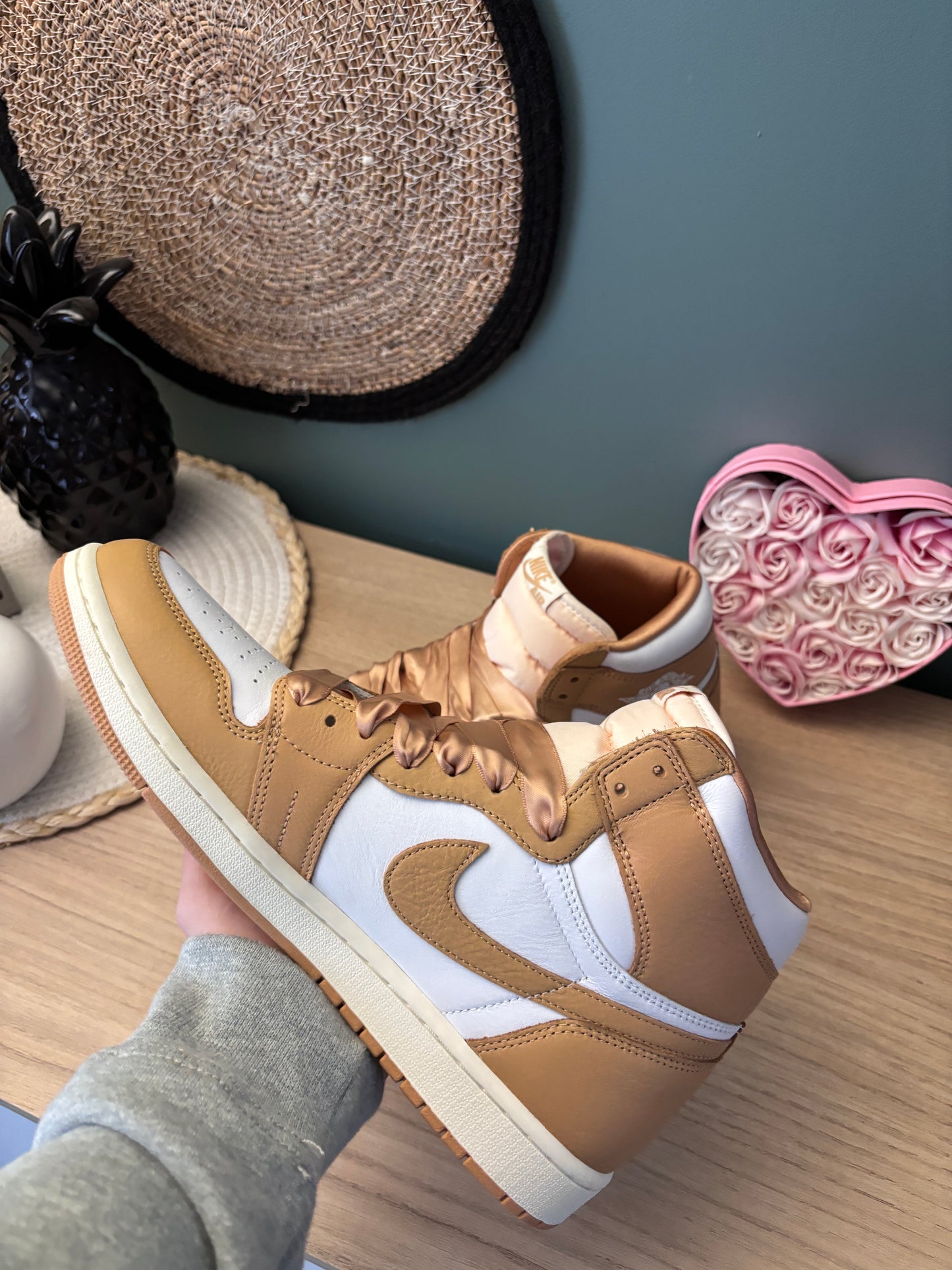 Air Jordan 1 Retro High OG “Praline” (Femmes) – Photos réelles – En stock 🇫🇷