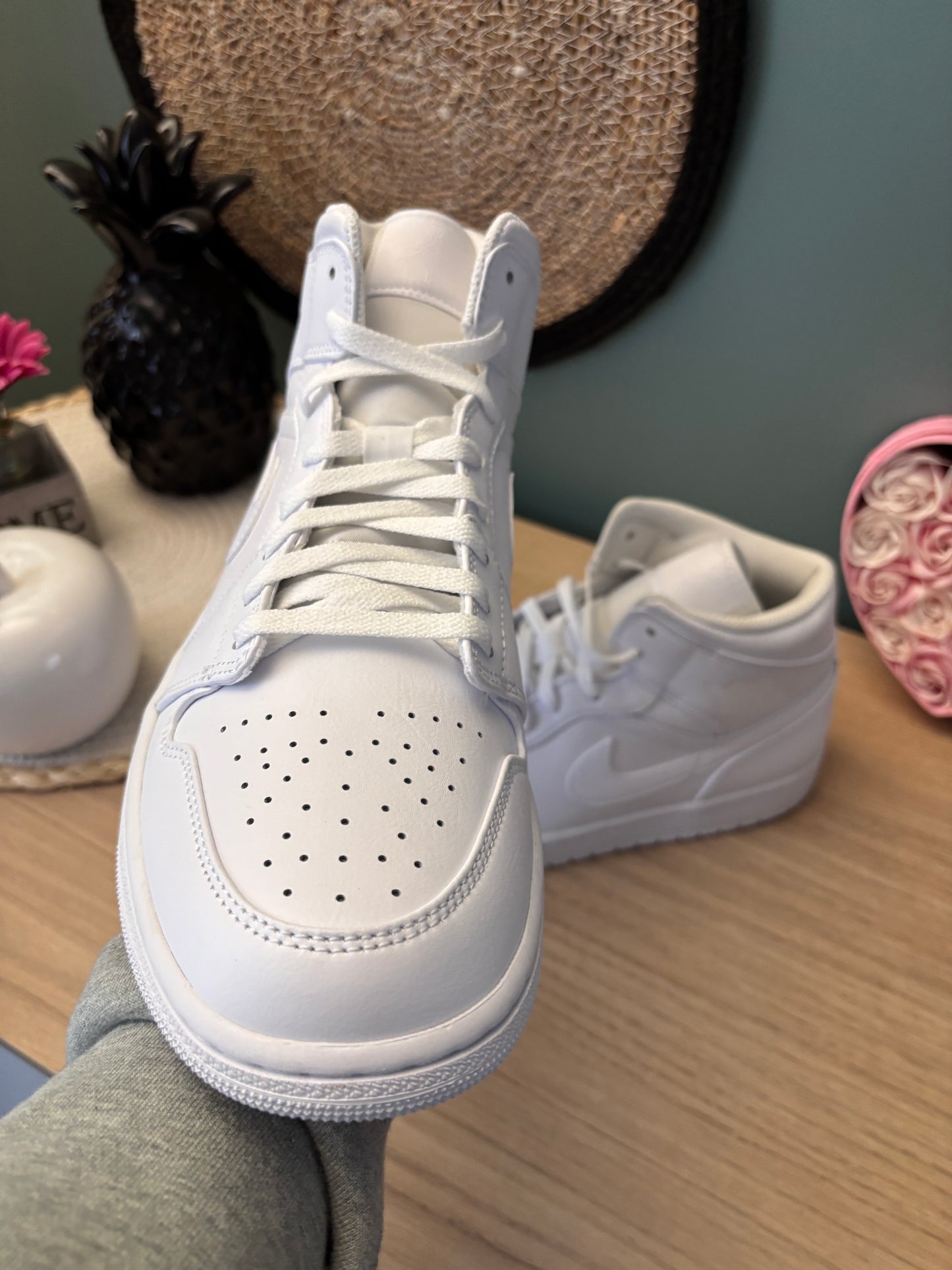 Air Jordan 1 Mid Triple White – Photos réelles – En stock 🇫🇷