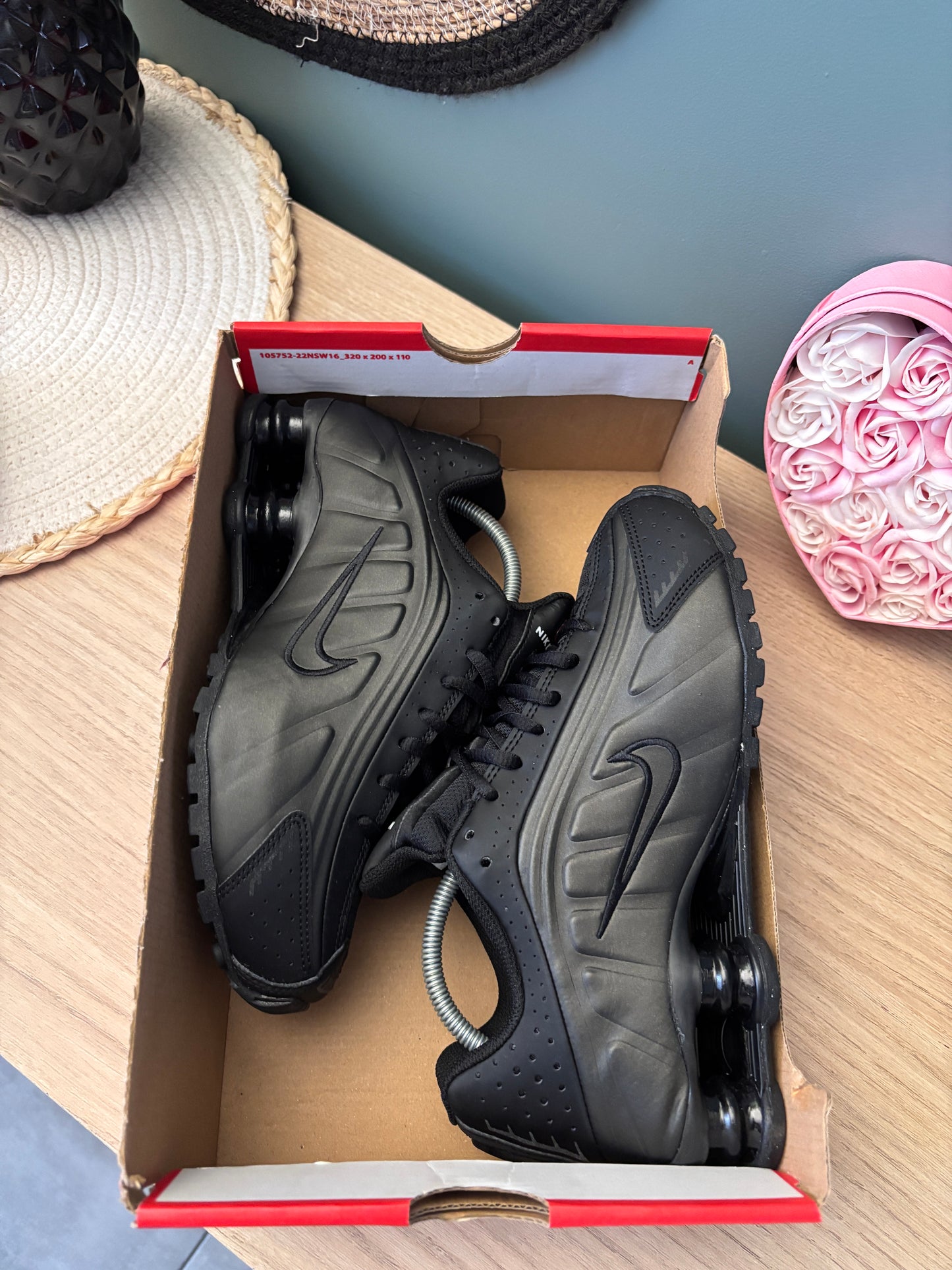 Nike Shox R4 “Black” (Femmes) – Photos réelles – En stock 🇫🇷