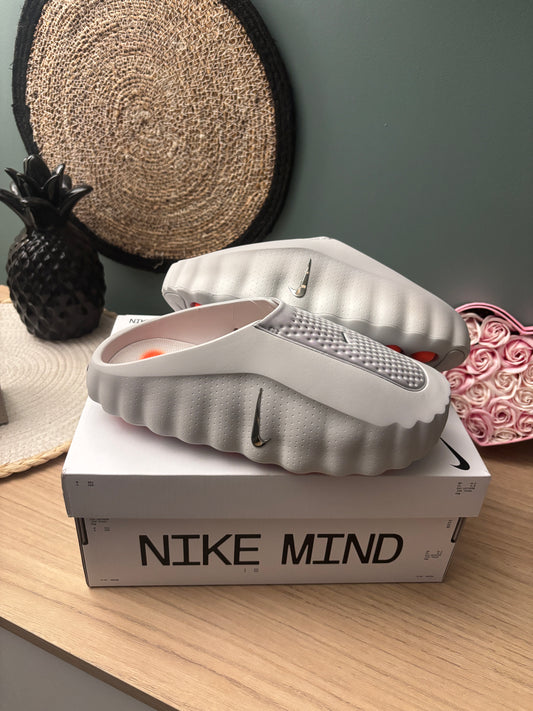 Nike Mind 001 Slide “Light Smoke Grey” – Photos réelles – En stock 🇫🇷