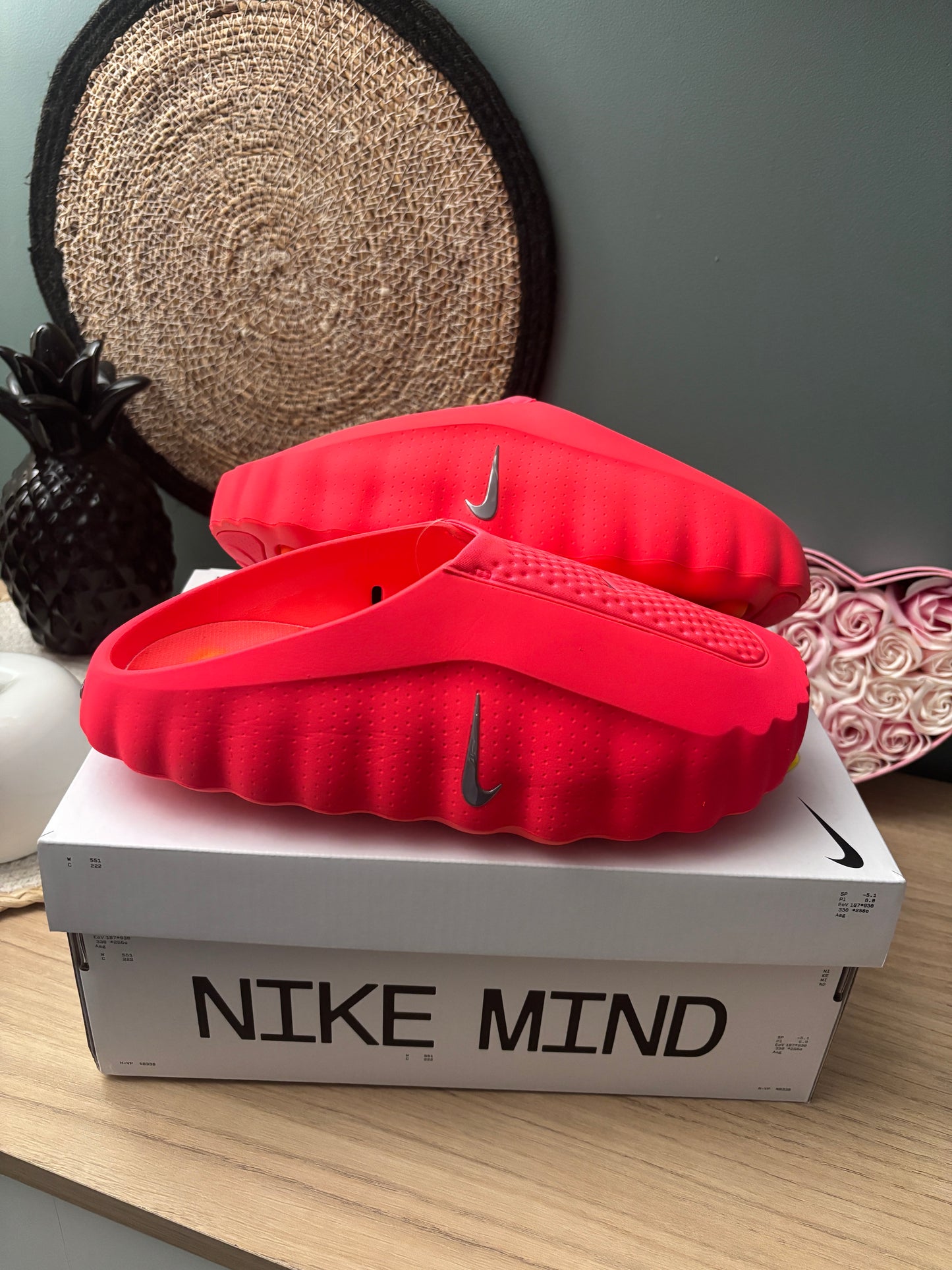 Nike Mind 001 Slide “Solar Red” – Photos réelles – En stock 🇫🇷