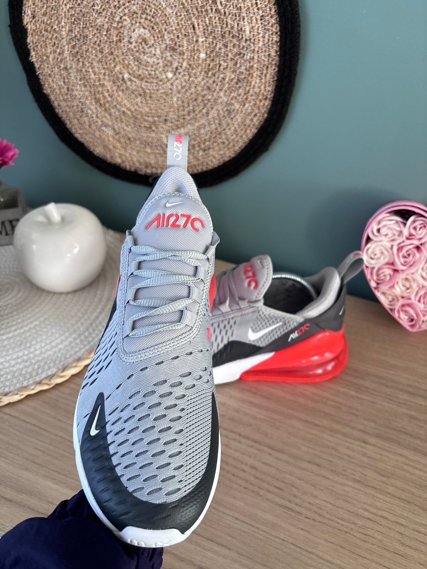 Nike Air Max 270 Wolf Grey Anthracite Bright Crimson – Photos réelles – En stock 🇫🇷