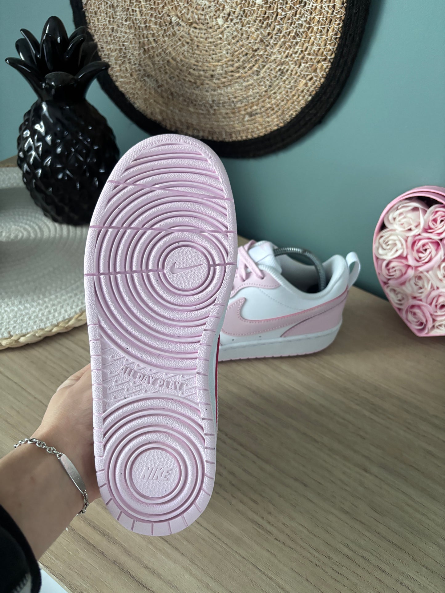 Nike Court Borough Low 2 SE “White / Pink Foam” (GS) – Photos réelles – En stock 🇫🇷