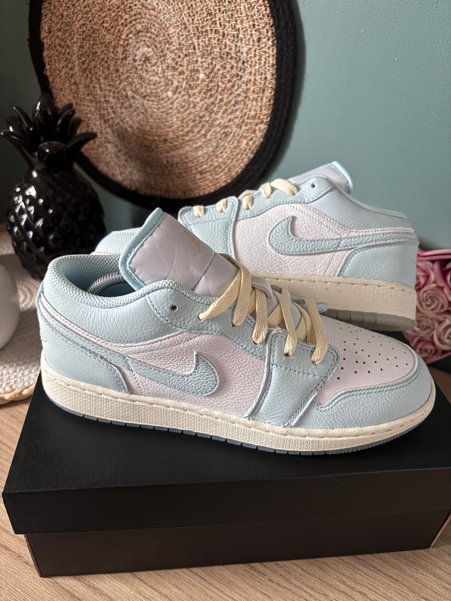 Air Jordan 1 Low SE “Glacier Blue / Summit White” – Photos réelles – En stock 🇫🇷