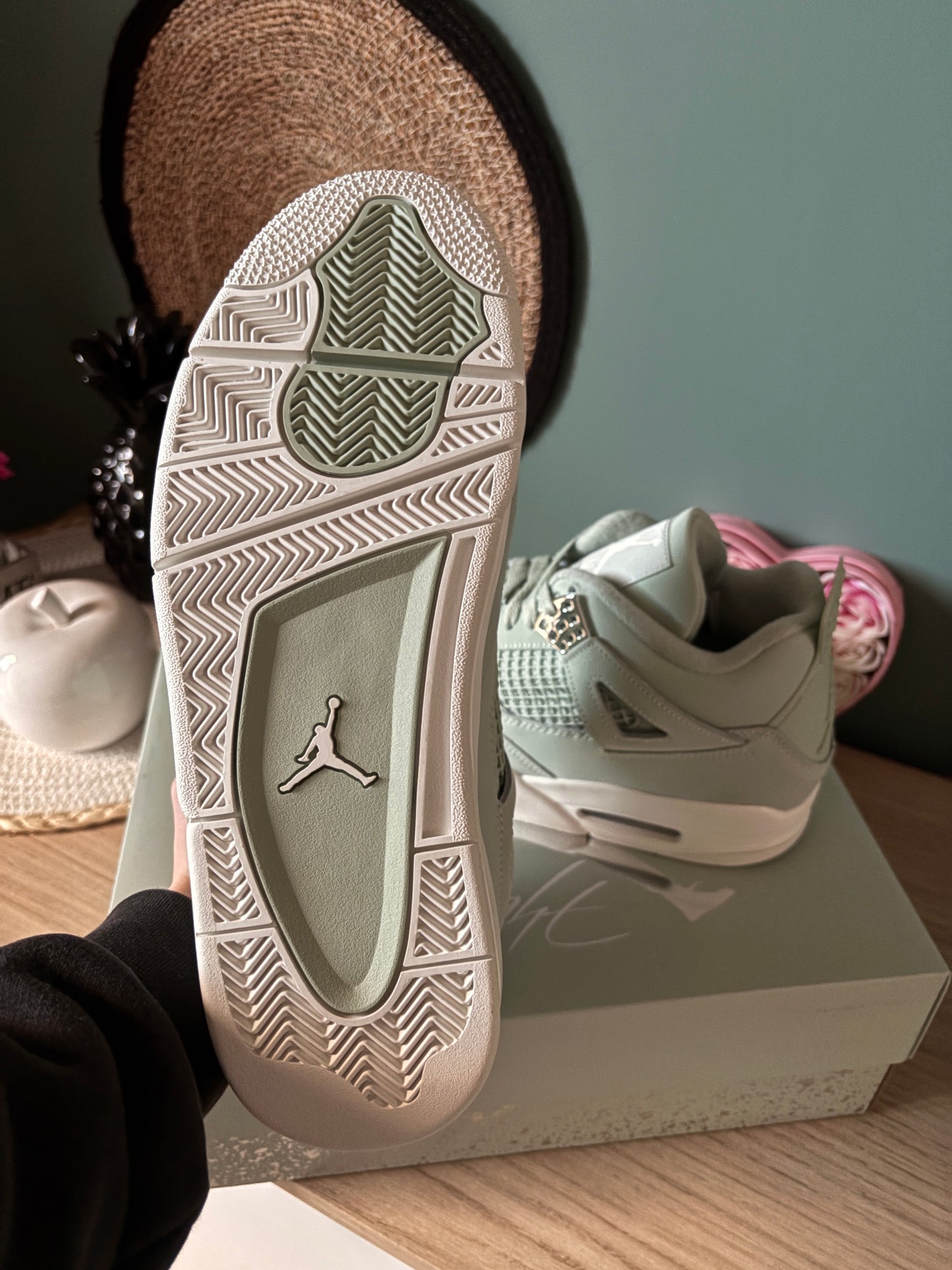 Air Jordan 4 Retro “Seafoam Sail” – Photos réelles – En stock 🇫🇷