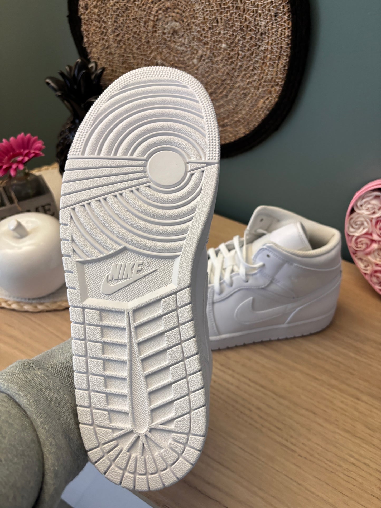 Air Jordan 1 Mid Triple White – Photos réelles – En stock 🇫🇷
