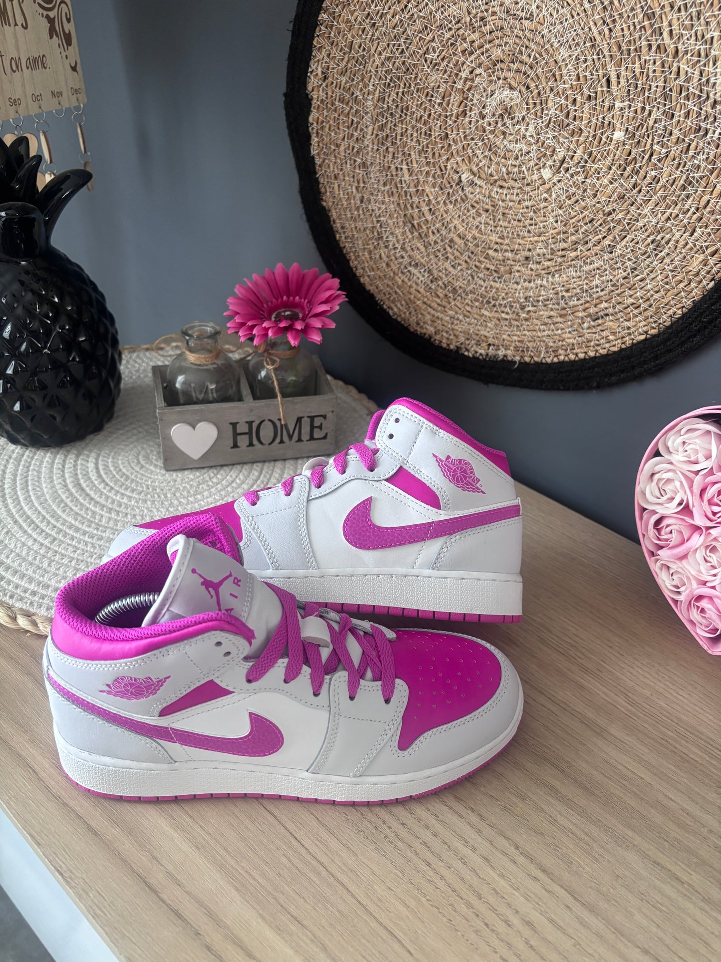 Air Jordan 1 Mid “Fire Pink” (GS) – Photos réelles – En stock 🇫🇷