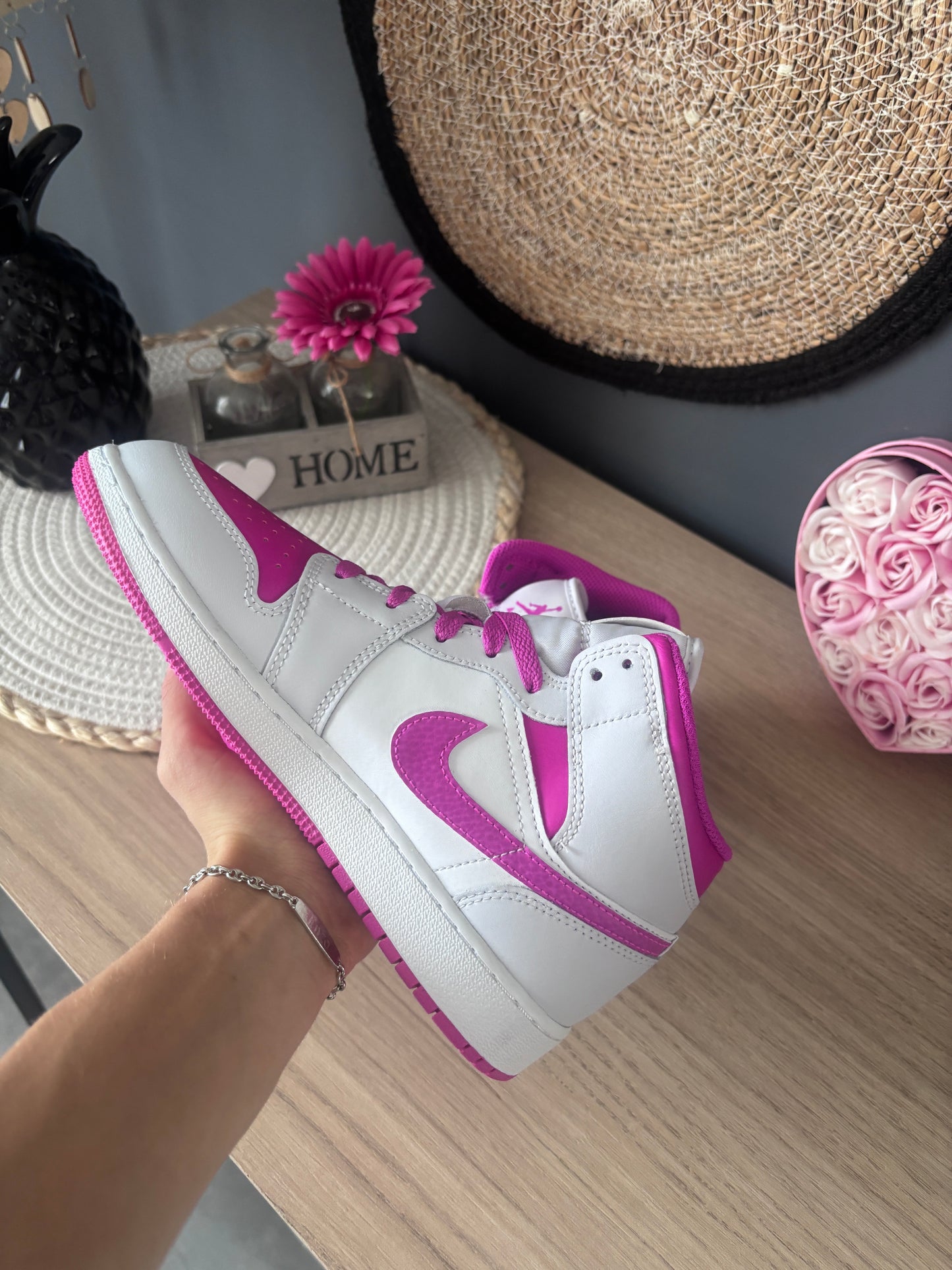 Air Jordan 1 Mid “Fire Pink” (GS) – Photos réelles – En stock 🇫🇷