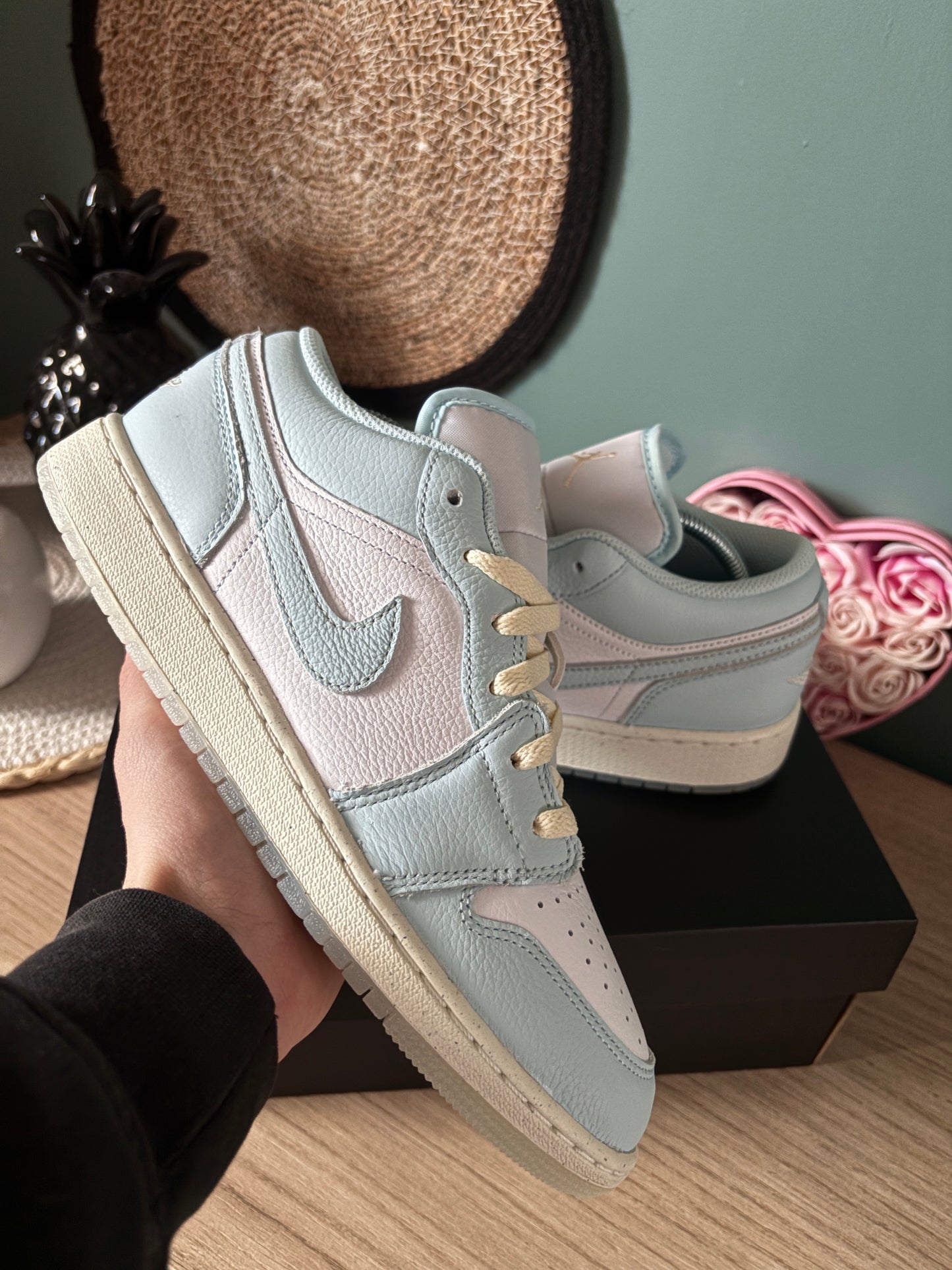 Air Jordan 1 Low SE “Glacier Blue / Summit White” – Photos réelles – En stock 🇫🇷