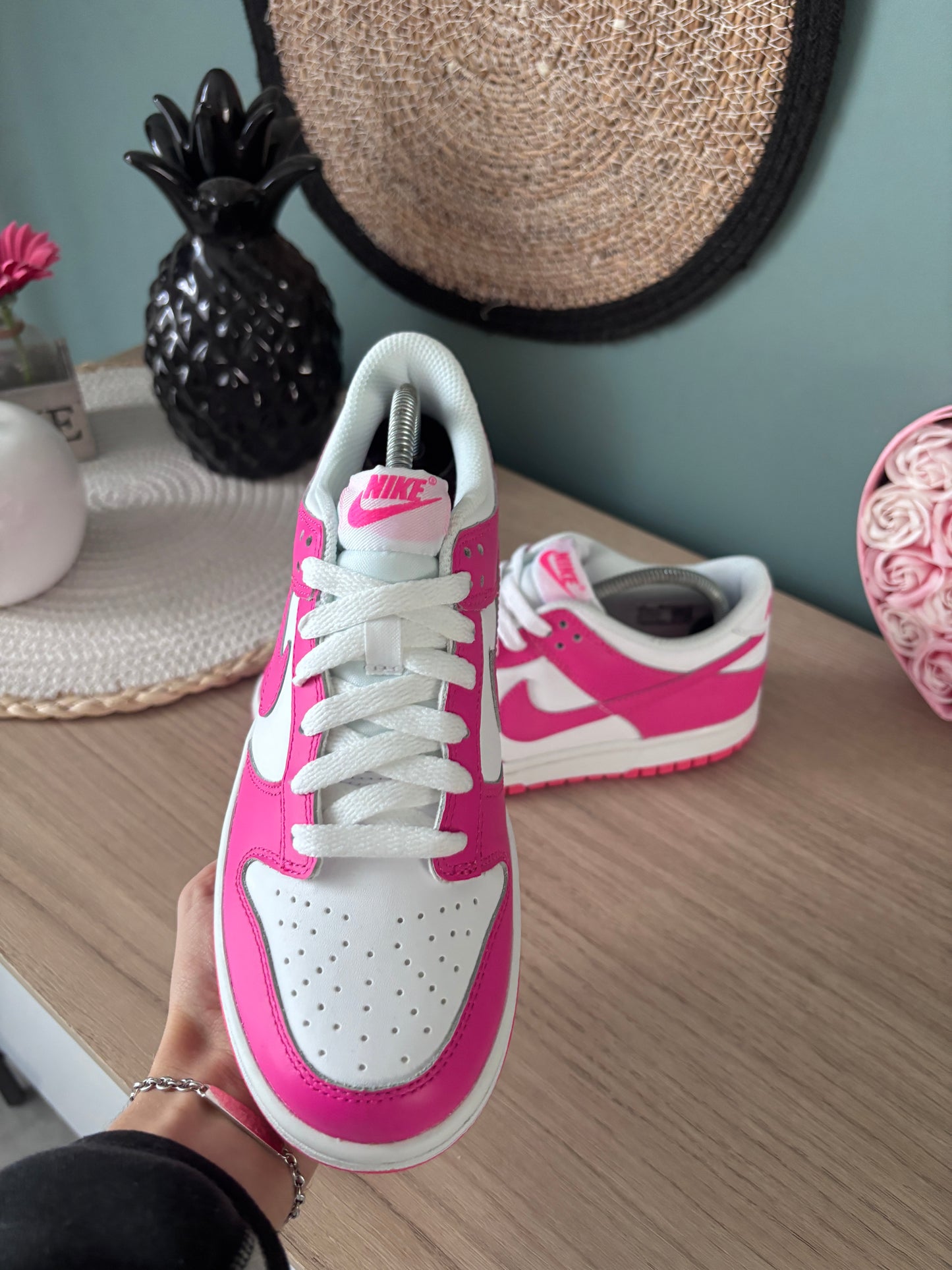 Nike Dunk Low “Laser Fuchsia” (GS) – Photos réelles – En stock 🇫🇷
